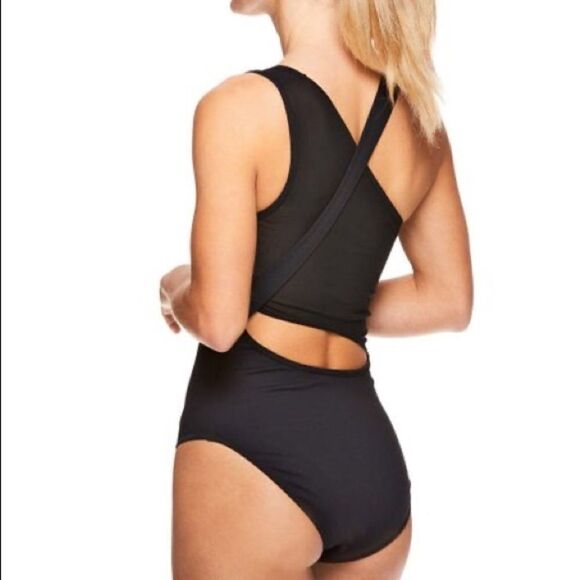 New Melrose Cutout Bodysuit
Gaiam X Jessica Biel - Picture 1 of 5